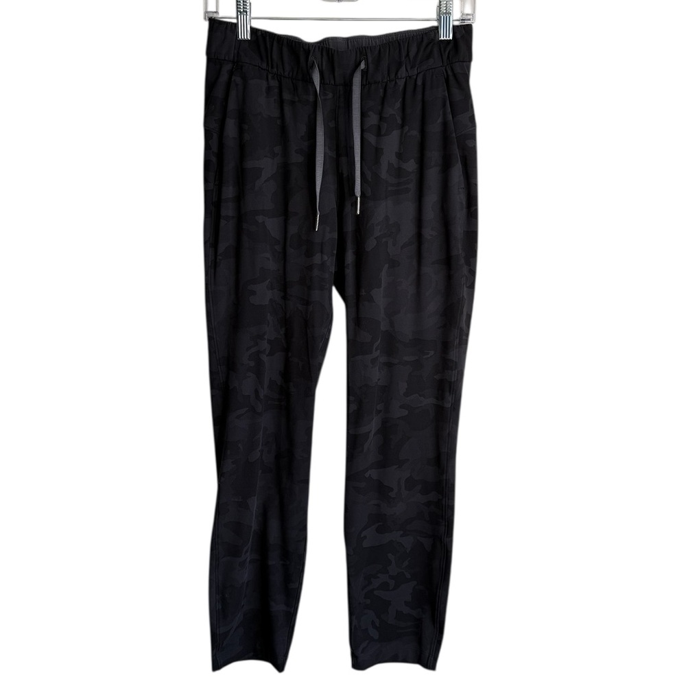 Lululemon On The Fly Incognito Camo Gray Mid Rise Straight Pants Size 4
